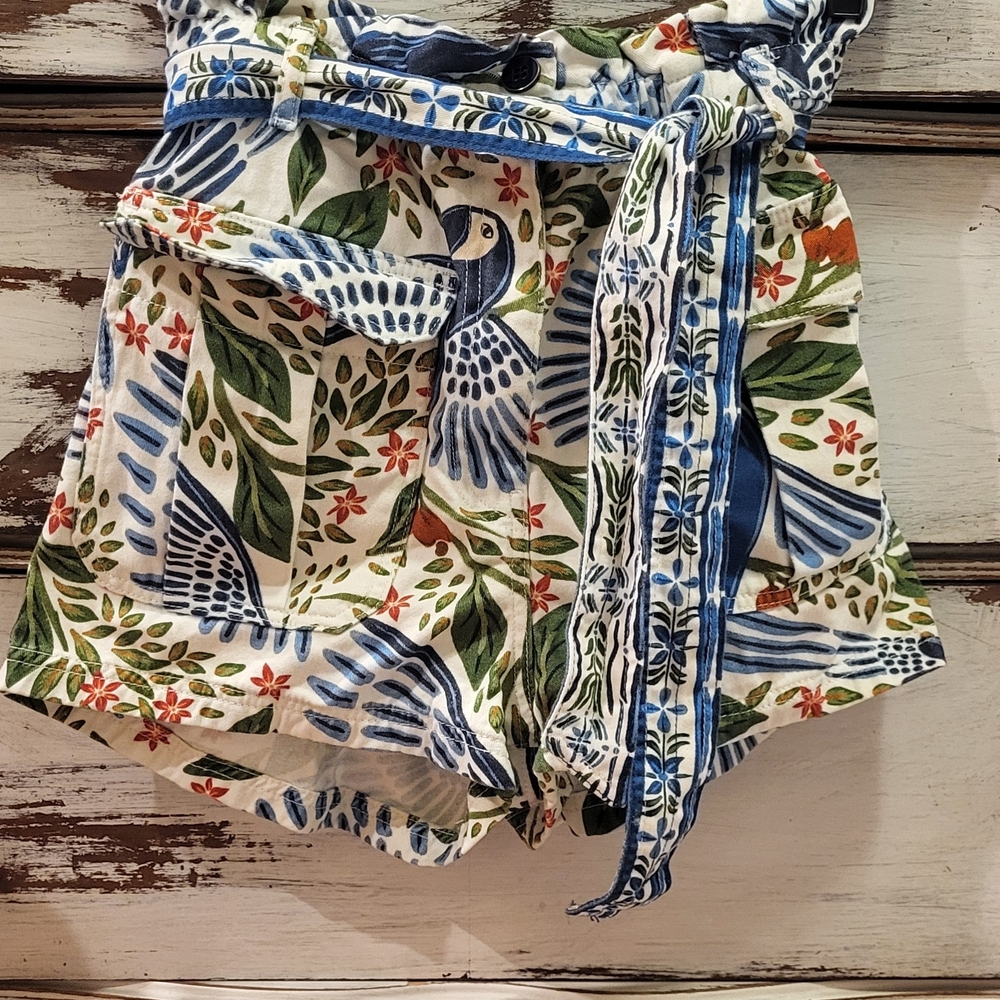 Colorful Patterned High-Waisted Shorts - Picture 2 of 5